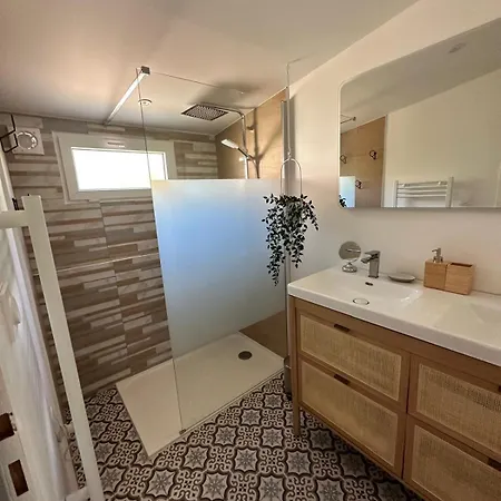 Maison Premiere Ligne بيت للعطل *